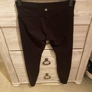 Lululemon black wunder under leggings